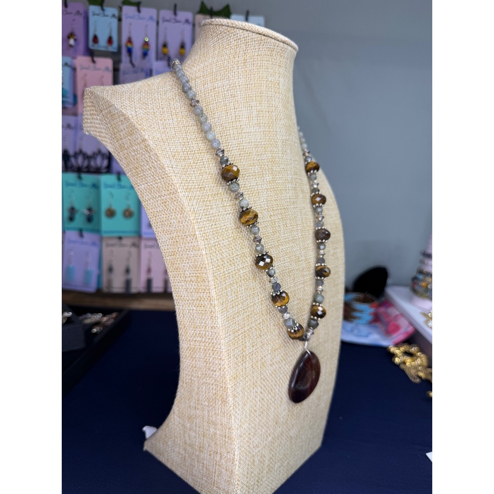 Handmade Natural Stone Beaded Necklace Tigers Eye Labradorite Pendant Toggle - Picture 4 of 5